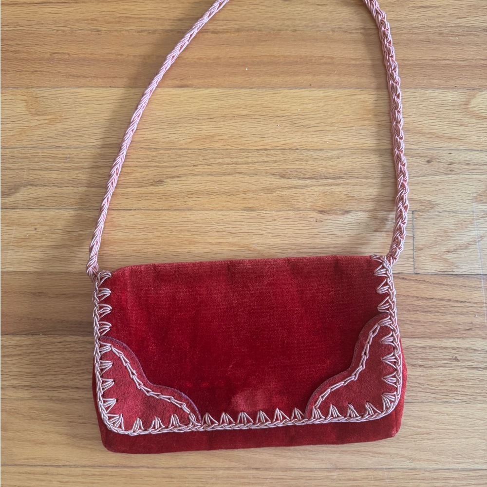 Red Walborg Vintage Shoulder Bag with Contrast Stitching